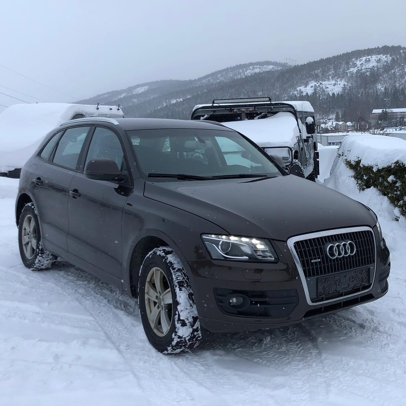 Audi Q5 parkert i snøen