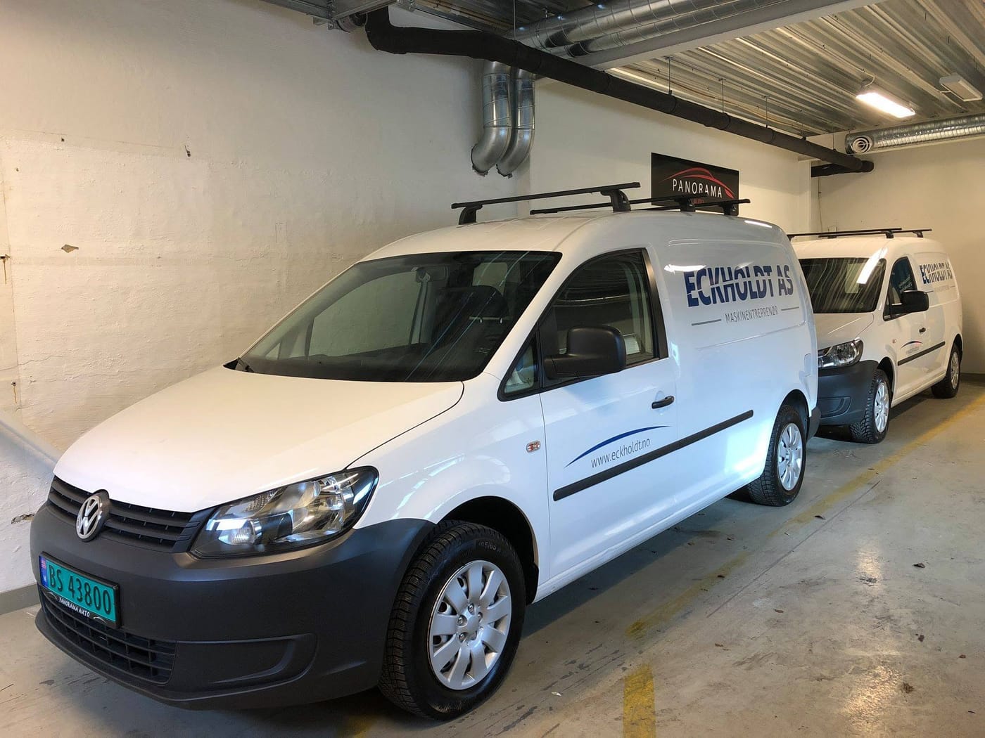Volkswagen Caddy med takstativ i hallen